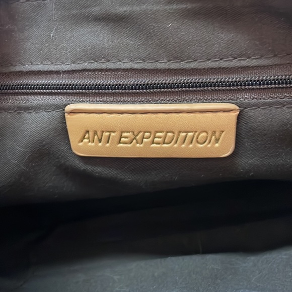 ANT EXPEDITION SLOAN CROSSBODY - Picture 9 of 10